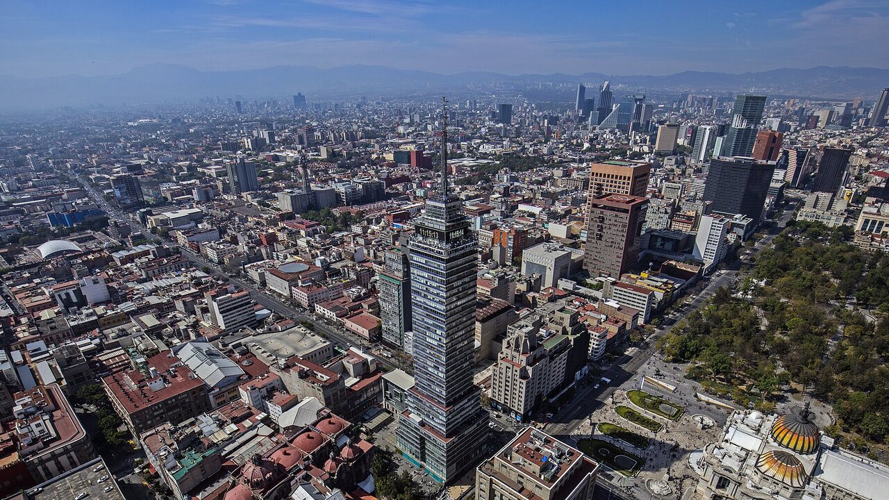 Standiste Mexico City